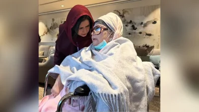 লন্ডনে খালেদা জিয়াকে স্বাগত জানান পুত্রবধূ জুবাইদা । ছবি: যুক্তরাজ্য বিএনপির সৌজন্যে