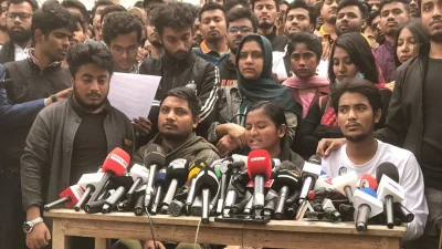 চার ঘণ্টার আলটিমেটাম সাত কলেজ শিক্ষার্থীদের