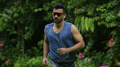 পছন্দের অডিও ক্লিপ শুনতে পারেন ব্যায়ামের সময়। ছবি: সংগৃহীত