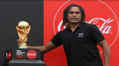 ২০২২ সালে ফিফা বিশ্বকাপ ট্রফিটা বাংলাদেশে নিয়ে এসেছিলেন ফ্রান্সের বিশ্বকাপজয়ী খেলোয়াড় ক্রিস্টিয়ান কারেম্বু