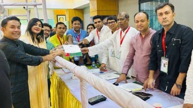 ২০২৩ সালে নৌকার ভোট করতে মনোনয়ন ফরম নিলেন নায়িকা সিমলা