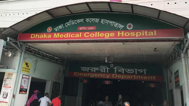 মোহাম্মদপুরে বন্ধুর মোবাইল বাঁচাতে গিয়ে স্কুলছাত্র সোহানকে কুপিয়ে জখম